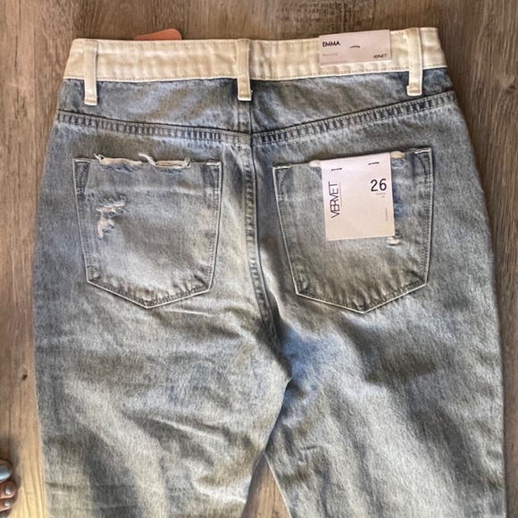 Vervet Two-Tone Cropped Mom Jeans - Picture 4 of 6